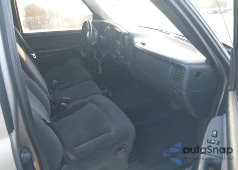 2002 Chevrolet Silverado 1500 Ls z USA, uszkodzony, nr VIN 2GCEC19T721171996